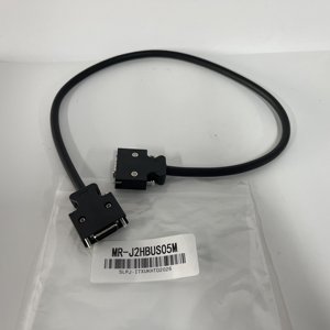Câble de bus SSCNET II/III MR-J2HBUS05M de 0,5 m entièrement remplaçable - Product Image 1