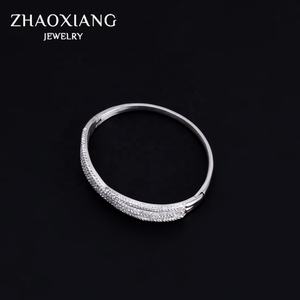 กำไลข้อมือสำหรับผู้หญิง ประดับด้วยเพชรคิวบิกเซอร์โคเนียเกรด 3A+  ทำจากสแตนเลสสตีล - Product Image 5