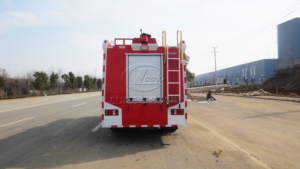 Camión de Bomberos Pequeño 4x4 con Espuma y Agua, 2000L, Vehículo Todoterreno para la Lucha Contra Incendios - Product Image 5