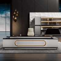Bureau de direction futuriste moderne de luxe avec éclairage d'ambiance LED, table de patron en bois argenté haut de gamme en forme de L