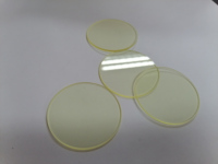 Lentille en verre optique 420nm Quartz Filtre en cristal jaune irrégulier JB420 avec 80% de transmission de la lumière pour machine d'élimination de l'acné