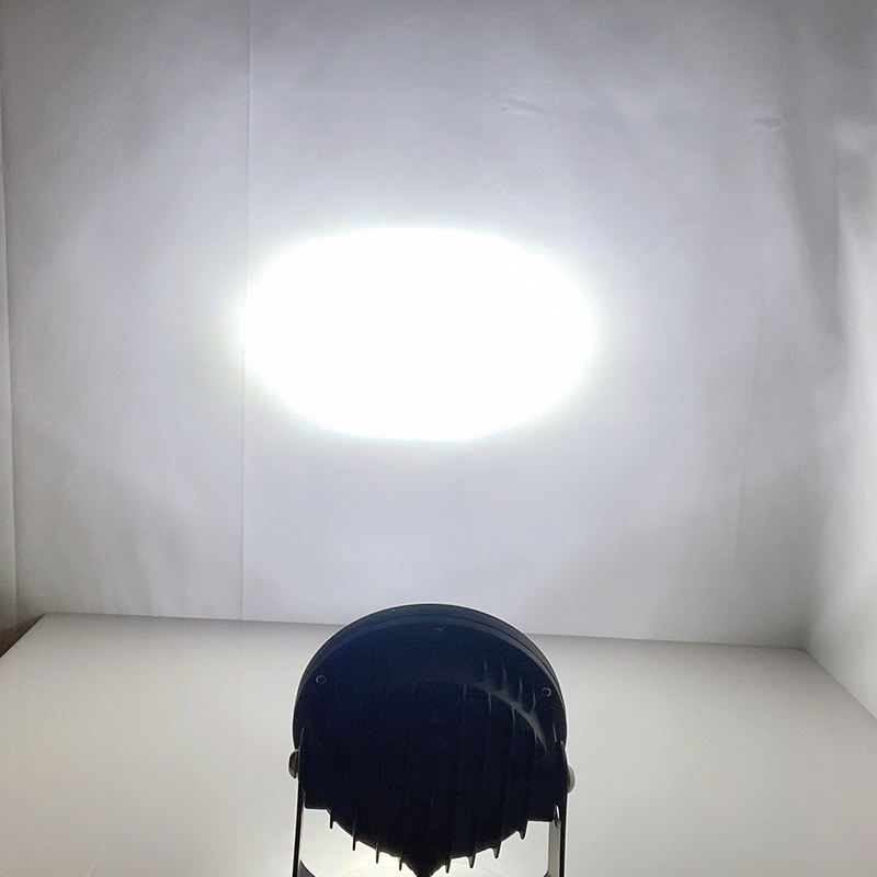 สีขาวอบอุ่น