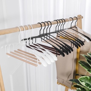 Cintres en bois massif et métal à épaules larges, vente en gros, cintres en fer sans trace, luxe, gain de place, <span class=keywords><strong>pour</strong></span> costume, pantalon, manteau, vêtements, avec <span class=keywords><strong>barre</strong></span> en bois - Product Image 4