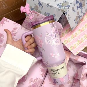 Bouteille d'Eau Isotherme en Acier Inoxydable de 40 OZ avec Paille, Coffret Cadeau Mug Thermique, Gobelet à Fleurs de Marque Stan - Product Image 1