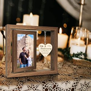 EYITUPC Marco de Fotos de 4x6 Pulgadas con Acabado de Madera y Doble Corazón <span class=keywords><strong>para</strong></span> Aniversario de 5 Años, <span class=keywords><strong>para</strong></span> Novia, <span class=keywords><strong>Novio</strong></span>, Esposo, Esposa - Product Image 4