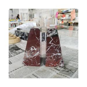 SH STONE, venta al por mayor, arte moderno personalizado, accesorios de decoración del hogar de lujo, de mármol rojo sujetalibros, objetos decorativos de piedra para el hogar - Product Image 1