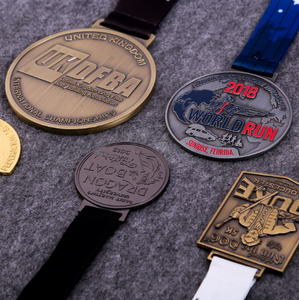 Médailles sportives personnalisées directement de l'usine, conception artistique gratuite, alliage de zinc, médaille 3D dorée pour la course à pied, le taekwondo, le pickleball, la <span class=keywords><strong>natation</strong></span>, médaille en métal - Product Image 2