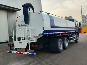 Camión Cisterna de Agua de 15,000L y 20,000L en Venta, Camión Cisterna 4x2 Automático Diésel, Camión Cisterna Manual Nuevo 6x4 - Product Image 3