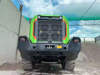 Chargeuse sur pneus électrique 856HE 5,8 tonnes avec godet de 3,5 m³ et borne de recharge pour un chargement rapide