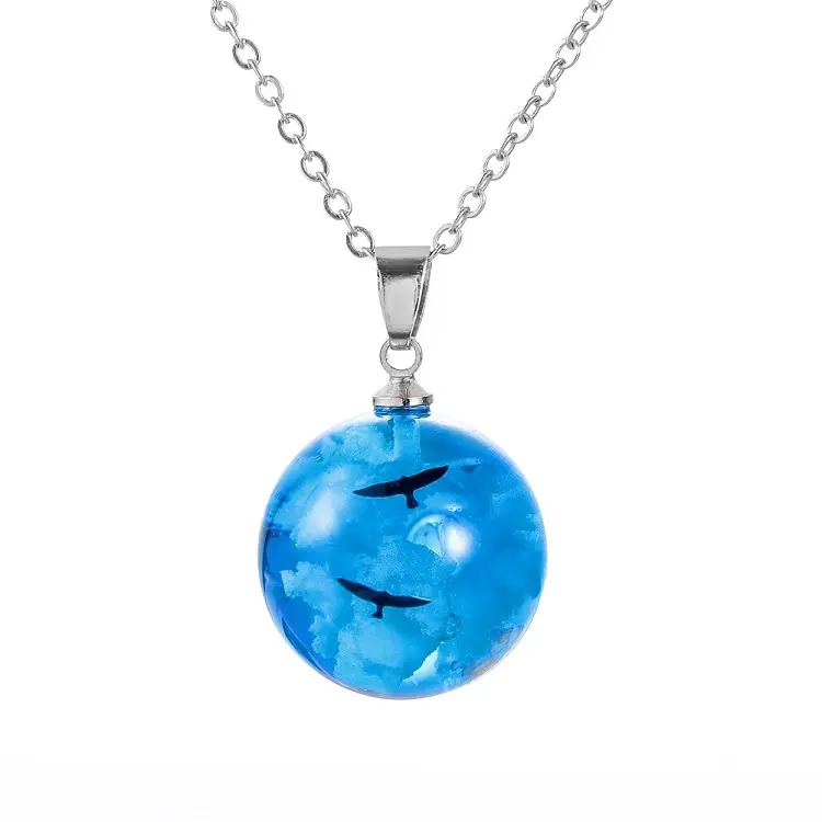2020 Fashion Natural Pendant Blue Sky Sky Clouds Two Eagle In Resin Design Necklace