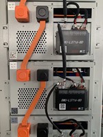 Système de stockage d'énergie PV Plus avec batterie au lithium, armoire de stockage d'énergie intégrée IP65 avec système solaire de 50 kW