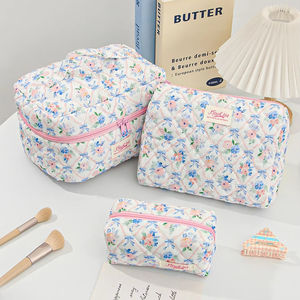 Grande capacité 3 pièces ensemble à la mode Simple frais cerise arc sac cosmétique multi-fonctionnel fermeture éclair stockage pour dames Polyester - Product Image 4