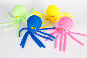 Bola de Agua Reutilizable de Plástico para Piscina de Verano, Juguete de Baño con Forma de Cangrejo, Capibara, Pelota Antiestrés, Esponja, Animal, Pulpo - Product Image 5