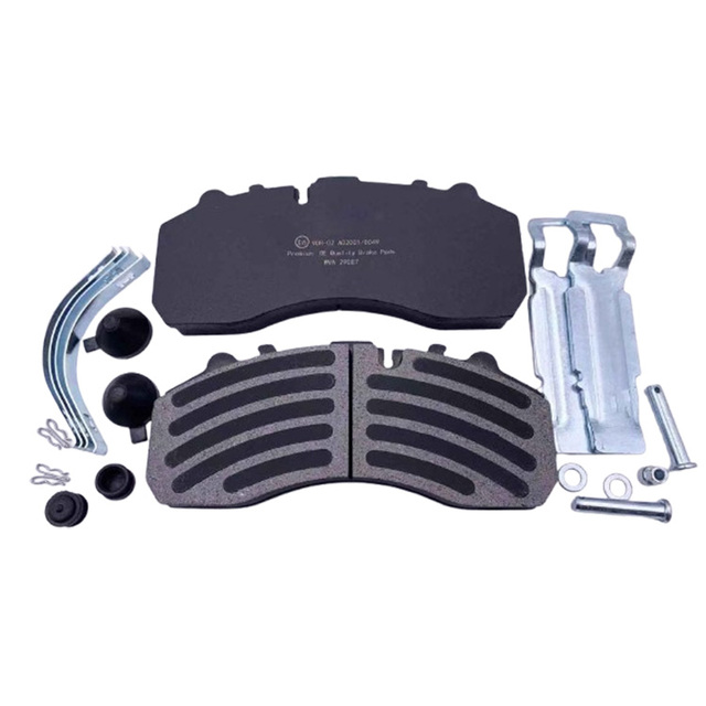 High Strength Brake Pads for Heavy Duty Trucks Buses Long Haul Transportation Semi Metallic Brake Pads Factory