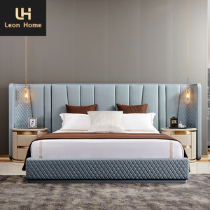 Juego de Muebles de Dormitorio de Diseño Moderno, Cabecera Grande Italiana de Lujo, Estructura de Cama King Size de Lujo - Product Image 1