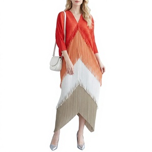 Eleganti <span class=keywords><strong>Abiti</strong></span> <span class=keywords><strong>da</strong></span> <span class=keywords><strong>Sera</strong></span> in Poliestere per Donne Africane Taglie Forti <span class=keywords><strong>Taglia</strong></span> Unica Lunghezza Lunga con Frange a Contrasto Colore Plissettato Stile Sexy - Product Image 3