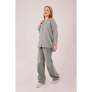 Camisa Gris Oversize a Rayas con Detalle de Bolsillo para Mujer al por Mayor - Product Image 2