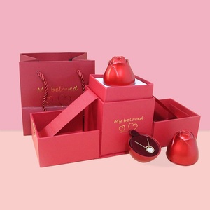 Caja de Joyería de Alta Gama con Diseño Floral de Rosas Impresas en Plástico, Personalizable, para Regalo Sorpresa de San Valentín - Product Image 1