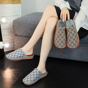 Chaussons de chambre pour couple en gros directement de l'usine, chaussures de marche de créateur avec semelles en caoutchouc antidérapantes, chaussons pour femmes - Product Image 4