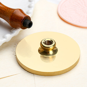 Grande tête de tampon en laiton de 6 cm, gravée avec précision, pour la décoration de sceaux de cire - Product Image 3