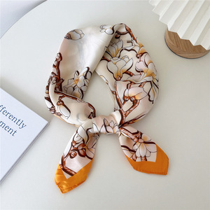 Hoge Kwaliteit Zomer Bloem Design Polyester Sjaal Vierkant In 70*70Cm Voor Vrouwen - Product Image 6