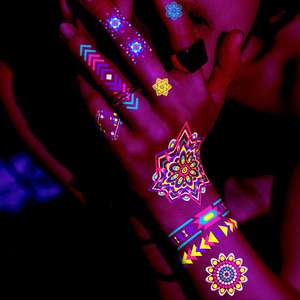 Autocollants corporels phosphorescents personnalisés en gros, tatouages temporaires imperméables longue durée pour le corps et les mains, faux autocollants pour la nuit - Product Image 3