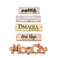 Étiquettes de vêtements en métal découpées au laser personnalisées, écologiques, en alliage de zinc, rectangulaires, accessoires pour vêtements