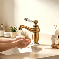 Robinet de salle de bain de style vintage en laiton massif, mitigeur de lavabo rotatif à 360 degrés, robinet d'évier classique avec poignée en porcelaine pour hôtel