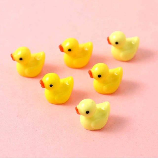 Cute Yellow Cartoon Duck Resin Miniature Figurine Ornaments Micro Landscape Decoration Accessories Handmade