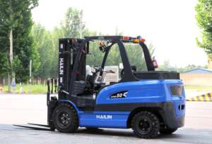 Carretilla elevadora eléctrica de 4 ruedas HAILIN con neumático sólido Camión multidireccional de 3,5 toneladas y 4 toneladas - Product Image 2