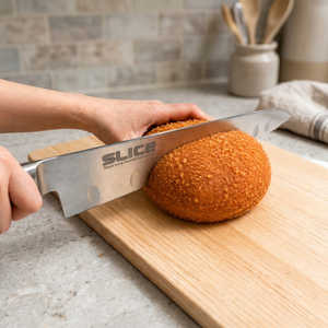 Cuchillo de Chef Gyuto Resistente con Hoja Dentada, Mango de Plástico, Diseño Moderno, Apto para Lavavajillas |   Uso en Panadería |   Sek Japan - Product Image 2