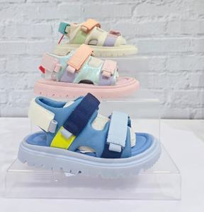 Conception personnalisée de l'usine OEM Sandales de plage d'été pour bébé fille Plateforme rose Sandales mignonnes Sandales à <span class=keywords><strong>sangle</strong></span> et boucle décontractées pour enfants - Product Image 1