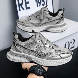 Nuove <span class=keywords><strong>scarpe</strong></span> Casual da <span class=keywords><strong>uomo</strong></span> con superficie in maglia argentata traspirante e suola spessa in altezza per sport e corsa - Product Image 3