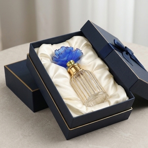 Decorative Glass <b>Perfume</b> Bottle Faceted Clear Flask Flower Shape Cap Refillable Fragrance <b>Container</b> for Gift Display - Product Image 6