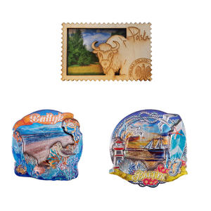 Aimant de réfrigérateur souvenir en bois et résine avec logo personnalisé, nom de la ville ou du pays, tourisme, Varsovie, Cracovie, Pologne - Product Image 3