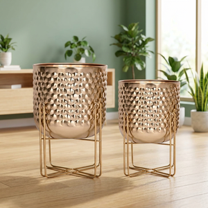 Ensemble de supports modernes en métal pour pots de fleurs avec jardinières dorées martelées - Product Image 4