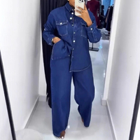 Ensemble 2 pièces en jean pour femme : Veste déchirée à col rabattu et boutonnage simple avec poches, et pantalon droit – Collection 2026