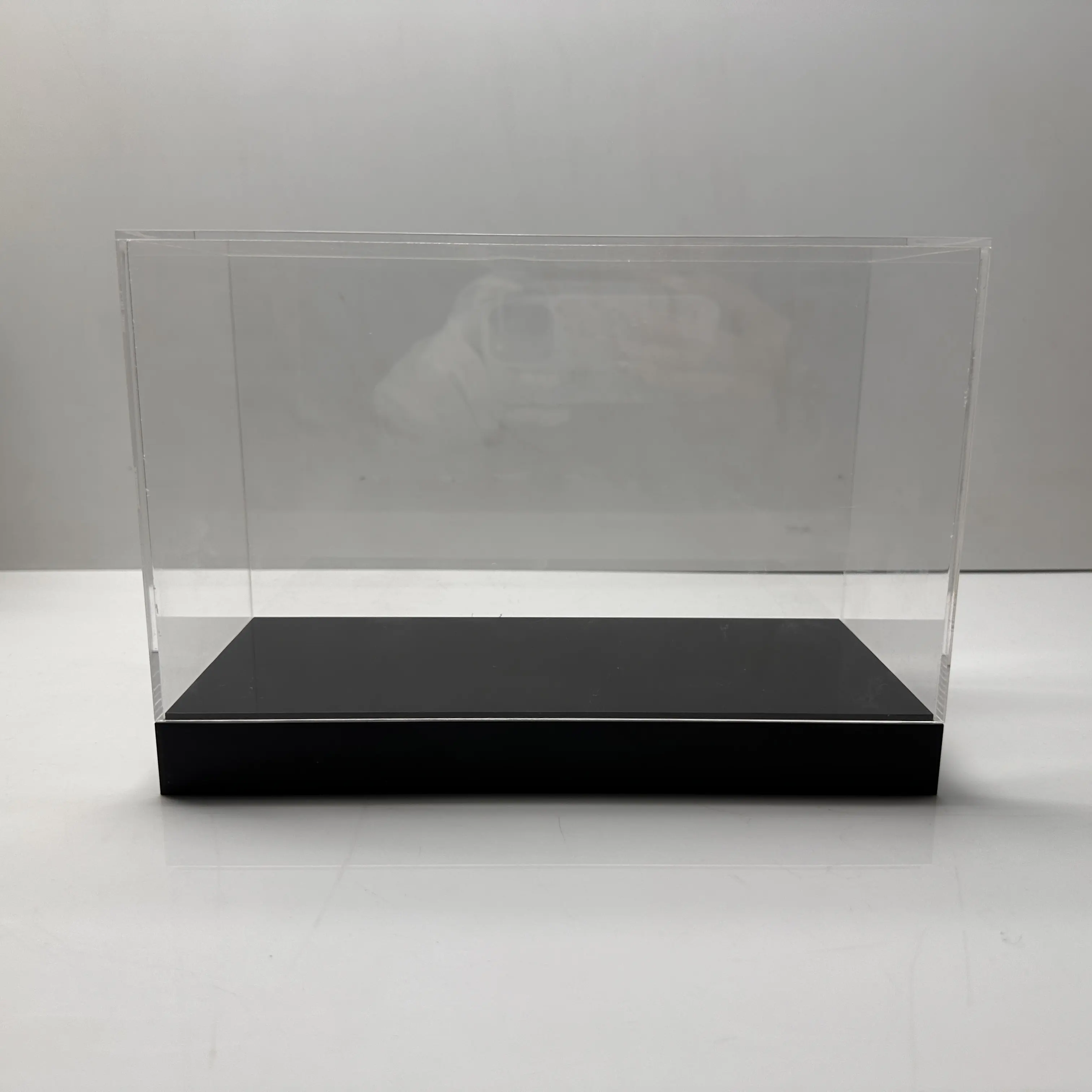 Vitrine acrylique anti-poussière avec base noire pour modèle de voiture Speed Champions