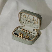 Petite boîte à bijoux en PU pour femmes et filles, organiseur de boucles d'oreilles, étui à bijoux portable en cuir PU, boîtes cadeaux, étui de voyage pour bijoux