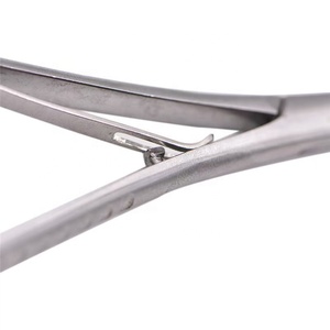 Porte-aiguille chirurgical dentaire manuel en acier inoxydable 14 cm certifié CE Classe II – Équipement et accessoire de thérapie orale - Product Image 5