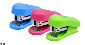 Venta al por mayor de alta calidad de estilo básico lindo <span class=keywords><strong>Kawaii</strong></span> portátil de plástico Mini grapadora de papel para la escuela de oficina - Product Image 2