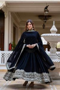 Ensemble Lehenga Choli Dupatta en dentelle de créateur avec bordure en dentelle, faux sequins en toile, faux georgette, vêtements indiens pakistanais pour les fêtes - Product Image 2