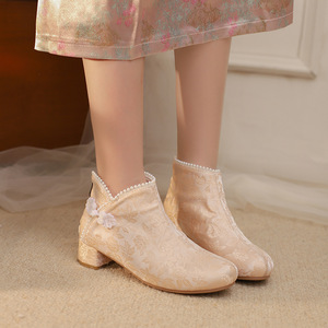 Botas de tacón cuadrado con lazo rojo 2026: Novedad para atuendos femeninos tradicionales y ocasiones de ceremonia de boda. Botas de moda. - Product Image 5