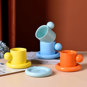 Set di Tazza da Caffè in Ceramica con Piattino e Manico a Sfera di Alta Qualità, Stile INS, Vendita Calda Lelyi - Product Image 1