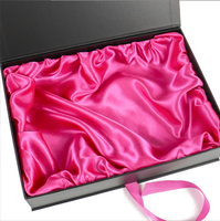 Boîtes d'emballage personnalisées de luxe en satin pour extensions de cheveux avec enveloppe pour perruques sac d'emballage de cheveux en soie avec enveloppe en poly UV pour le stockage des faisceaux de cheveux
