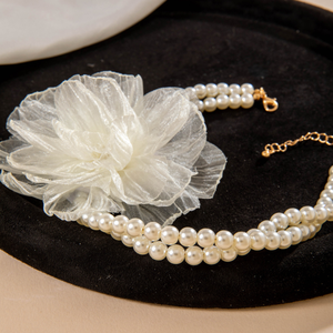 قلادة نسائية أنيقة من الشيفون الشبكي مع زهور، قلادة خانقة حلوة للحفلات والأعراس والعطلات، قلادة خانقة مزدوجة الطبقات مع لؤلؤ وزهور - Product Image 5