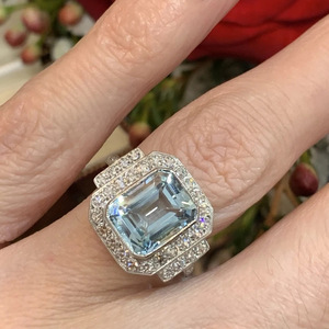 Anello di Lusso con Gemma Quadrata Blu Acqua per Donne, Elegante Gioiello da Dito per Anniversario - Product Image 4