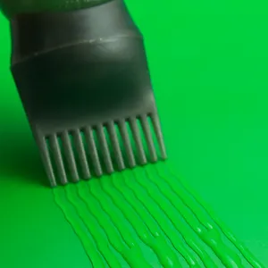 La fabbrica vende direttamente strumenti per parrucchieri bottiglia per tinture per capelli bottiglia per la cura dei capelli bottiglia di shampoo trasparente con pettine