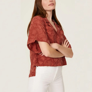 Camisa de manga corta de jacquard tejido liso para mujer con cuello tipo campamento y dobladillo asimétrico, <span class=keywords><strong>blusa</strong></span> casual con frente personalizable - Product Image 3