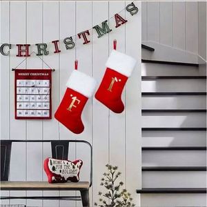 ถุงเท้าคริสต์มาสส่วนบุคคล | ถุงเท้าคริสต์มาสแบบกำหนดเอง | ถุงน่องวันหยุดสีสันสดใสสำหรับเด็กและครอบครัว - Product Image 1